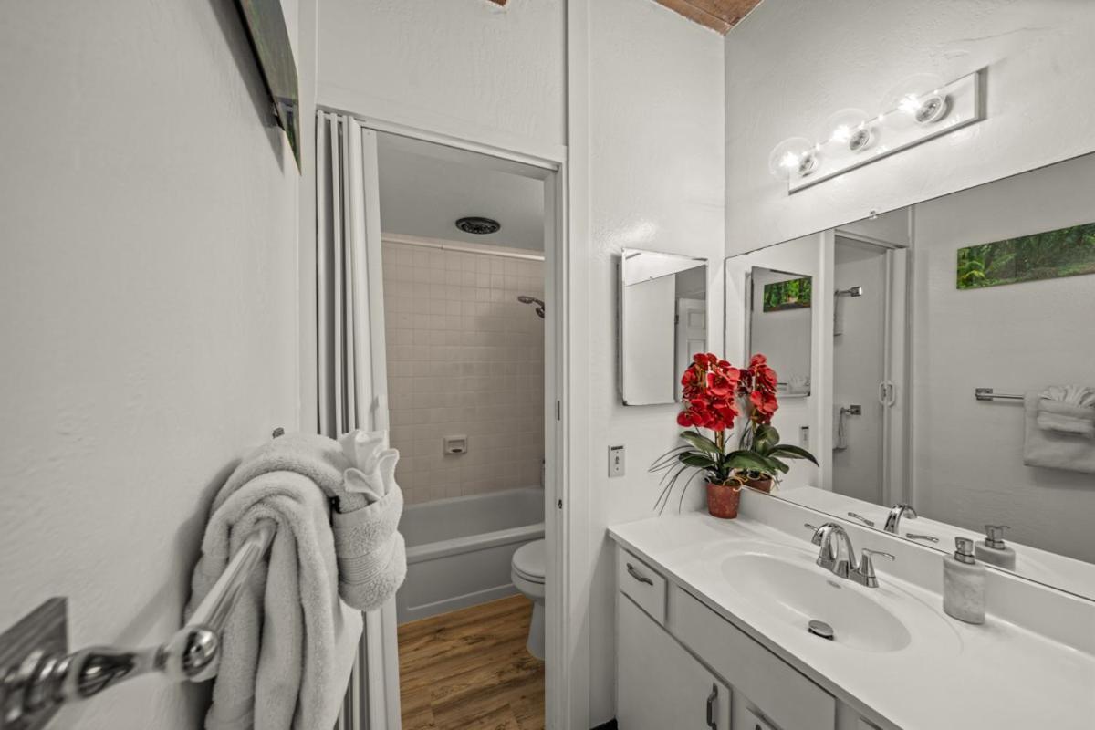 Newly Upgraded 1Br Unit Near Beach Max Of 5 Guests Каилуа-Кона Экстерьер фото